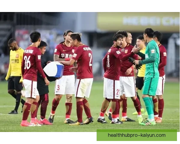 足球球星动态榜分析：近期表现稳健的球员持续引发关注